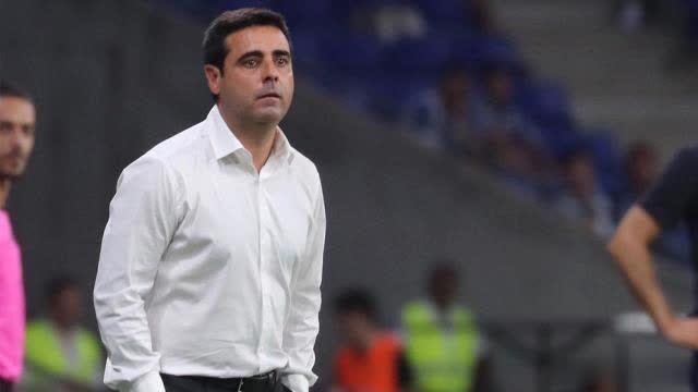  马赛客负弱旅爆冷，球迷质疑教练排兵布阵  