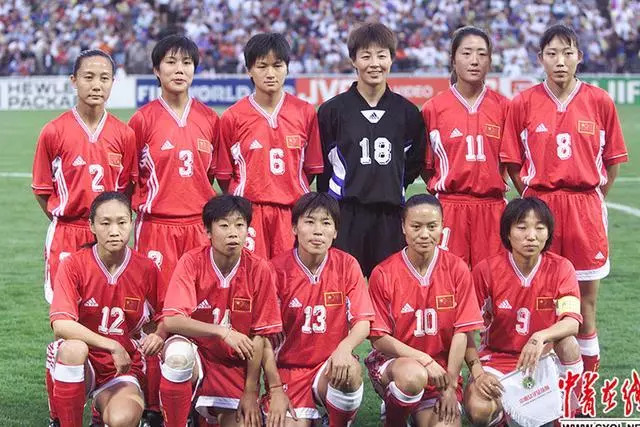  阿森纳女足主帅跨界，临时接手男足训练  