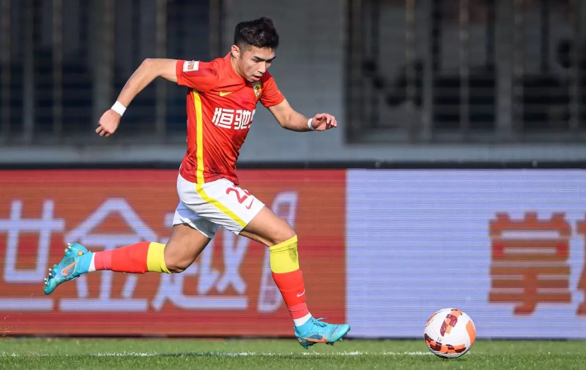  沙尔克04换帅如换刀，新帅首秀即迎开门红